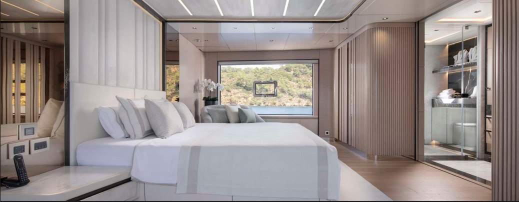 M/Y REVERIE 10
