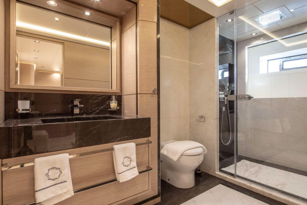 M/Y REVERIE 16