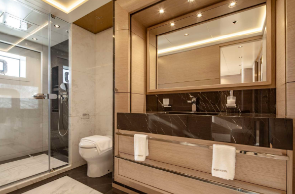 M/Y REVERIE 20